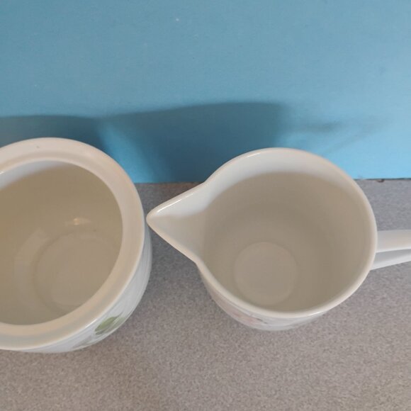 Fine China of Japan Sculpture Rose Pattern  and Creamer Set, Vintage - Picture 4 of 5